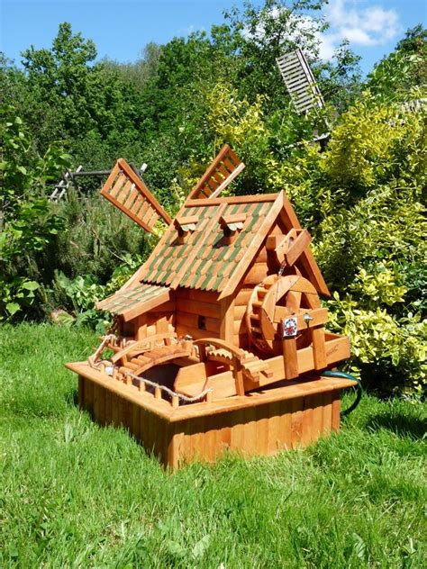 moulin en bois pour jardin